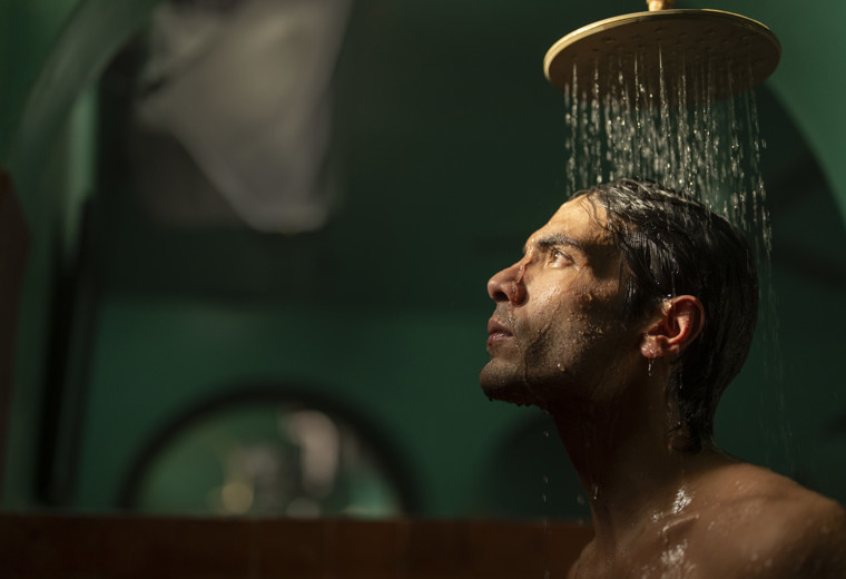 Diego Shower - The Night Manager S2 J