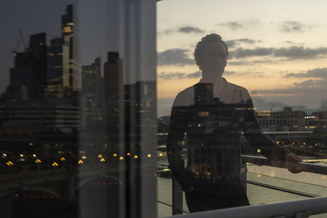 Tom Cityscape - The Night Manager S2 C